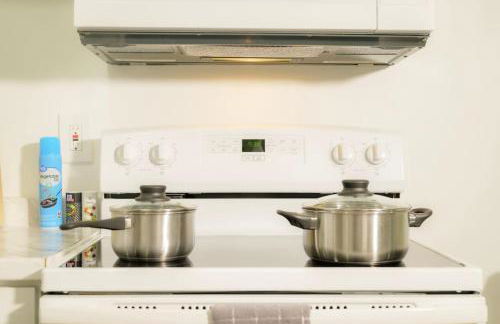 The Minimalist Escape - Modern 1BD in the Heights - Foto 25