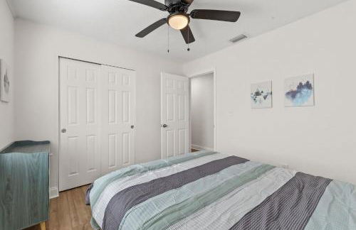 Sunny Palmetto Oasis: 4br Home With Private Pool 4 Bedroom Home by RedAwning - Photo 96