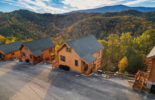 Epic Mountain Views, Hot Tub, Game Room, Sleeps 10 - Foto 68