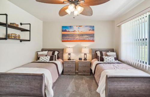 Luxurious Florida Home with Pool and Canal Access - Foto 22