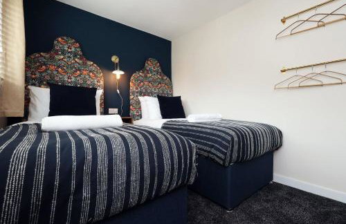 Sleeps14,Sauna,ColdPlunge,Hottub,xboxroom,XLgarden - Foto 25