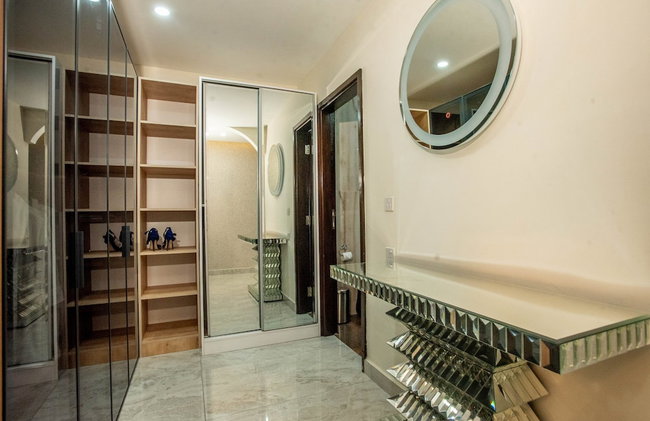 Lux Suites Hayana Palm Apartments - Photo 41