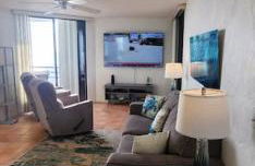 Coastline Penthouse Condo - Foto 2