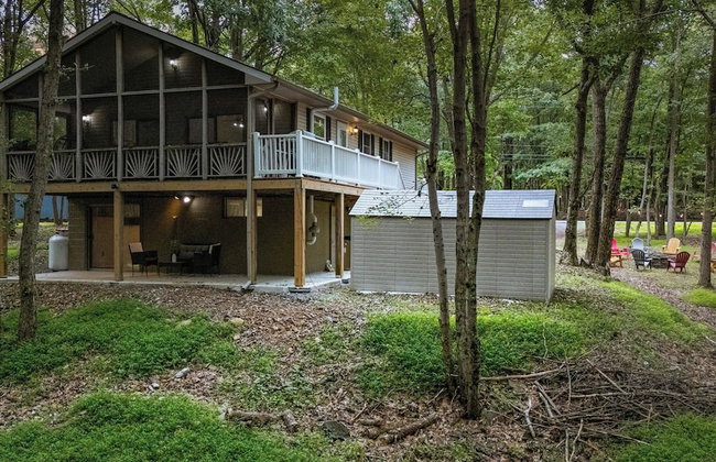 Frolic on Fern by Avantstay Enclosed Deck w/ Forest Views, Bar - Foto 93