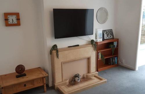 Free Parking Spacious Home - Photo 27