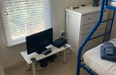 Pets OK Rest A Shored A Secure and Comfortable Home Flat Screen T Vs In All Rooms Fully Stocked With Plenty Of Amenities Private Inground Pool Gas Fireplace Rents Sat to Sat Full Weeks only - Foto 35