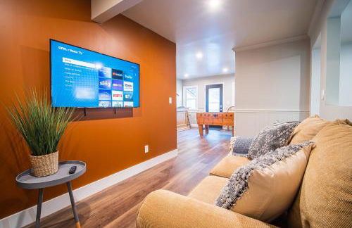 2 Houses, 22+Guests, 2 Hot Tubs, Renovated, Events Welcome! - Foto 20