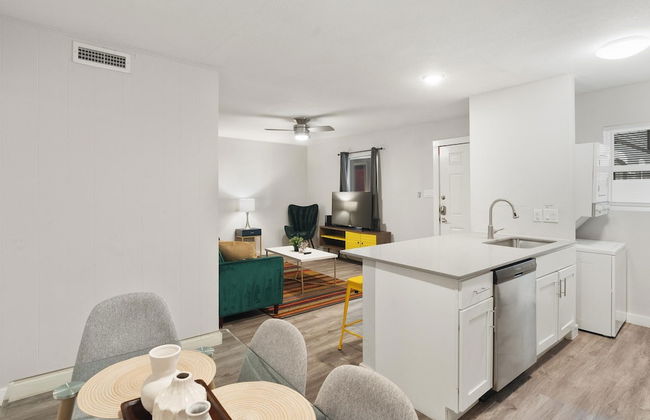 Stylish 2BR Near UT Hyde Park Evonify - Foto 15