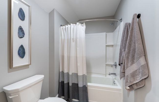 Luxuriously Lakeside by Avantstay Lakefront Retreat w Game Room - Foto 46