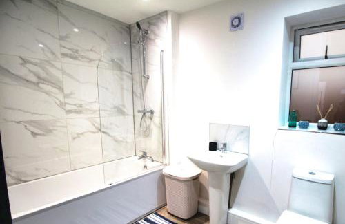 2 Bed Sleeps 4 Pet Friendly Free Parking - Foto 6