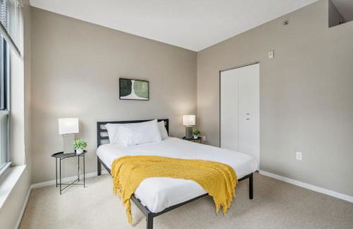 CozySuites Mill District with pool, gym # 10 - Foto 3