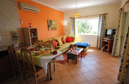 VILLA EBER - independent 1 & 2 bedroom apartments, pool, air con, fast Wi-Fi, near old town of Albufeira and beaches - Foto 15