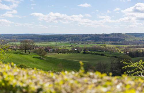 Stunning 3 Bedroom Cottage near Historic York - Photo 17
