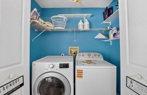 Lakefront 4-Bedroom Home with Pool - Foto 31