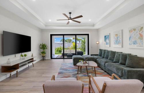 Naples Getaway by Beaches & Pickleball Courts - Photo 24