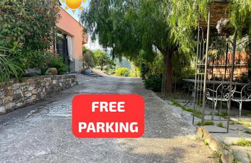 HOST4U - Olivo Al Mare Beautiful Apartment with Outside Area and Private Parking in Dolcedo - Foto 1