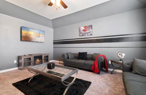 The Aubrey Escape with Fenced Backyard - Foto 29