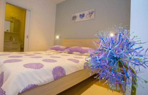 Three-Bedroom Apartment Mir with Private Infinity Pool - Foto 16