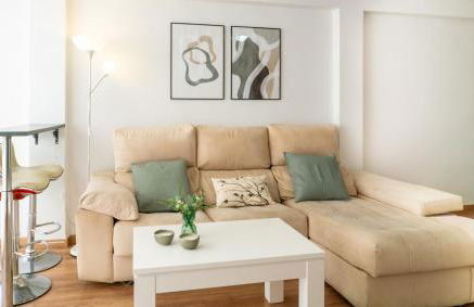 Elegant Malaga Retreat - Photo 22