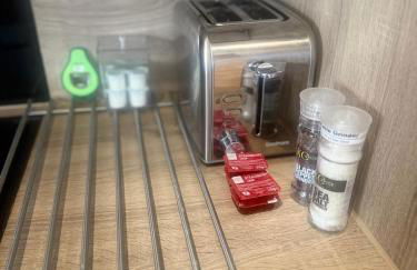 2 Beds Mint drive With Secure car Or Van Park w WiFi-Netflix No Deposit Required - Foto 17