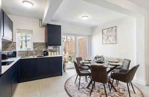 Studio at Tube Station Sleeps 3 Private Bathroom shared Kitchen 4 - Foto 3