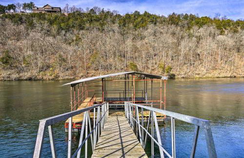 Waterfront Hollister Retreat with Dock and Game Room! - Foto 2