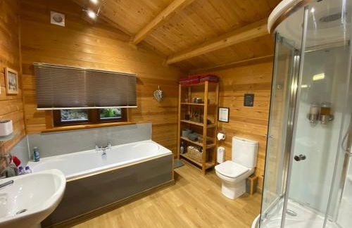 Cairnhill Lodge - Award-Winning Luxury Highland Retreat - Photo 11