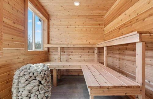 Luxury Lodge on 40 Private Acres • HUMM Sauna • Party Barn • - Foto 2