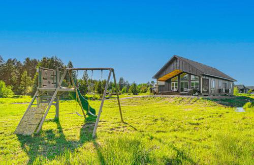 Family-Friendly Donnelly Home with Private Hot Tub! - Photo 6