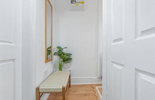 Stylish 4Bed Executive Stay WiFi and Parking - Photo 62