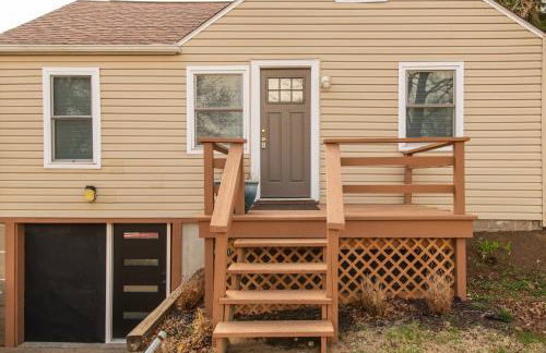 Charming Benson Home - Sleeps 5 Hot Tub! - Photo 12