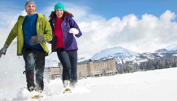 Con el Chateau Lake Louise de fondo