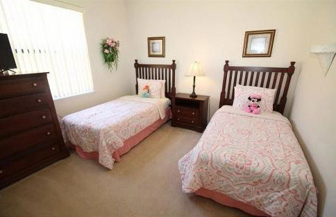 #440-Large 5 bed pool home with excellent privacy - Foto 25