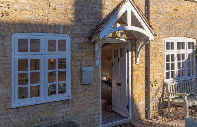 Jasmine Cottage-2BD in Heart of Bourton - Photo 61