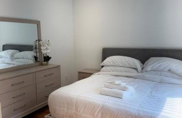 Elegant Retreat Near EWR n NYC - Photo 12