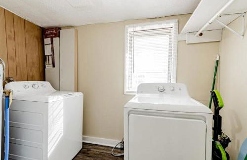 15mins to Downtown- Adorable on Taylor Both Units - Photo 31