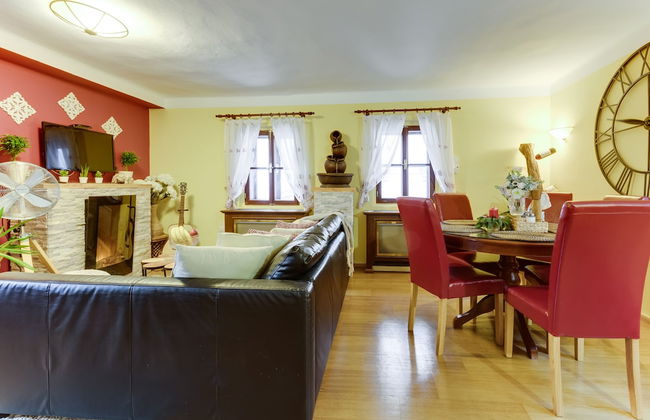 Incredible 2Br Loft in Heart of Prague - Photo 18