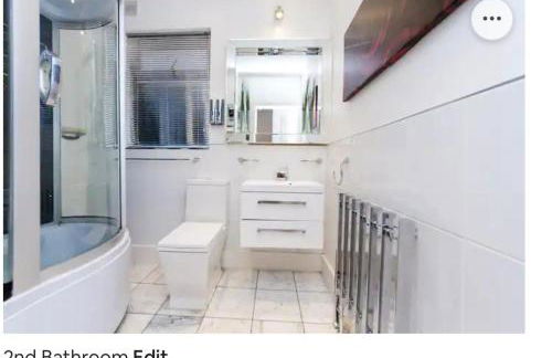 4 Bed Flat - Sleeps 14 - Parking - Game Room -Wifi - Foto 4