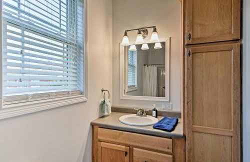 Walk to the Waves! Pass Christian Beach Retreat - Foto 13