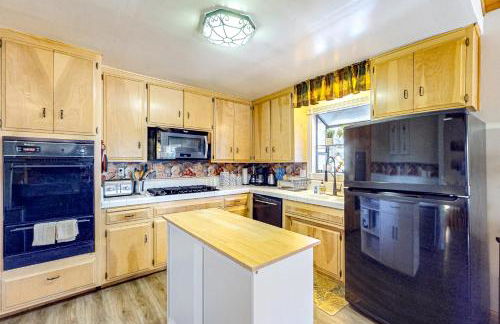 Idyllic Cabin in the Woods Cozy Crestline Retreat - Foto 5