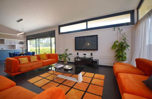 Villa de lujo de 4 dormitorios, piscina y barbacoa - Foto 4