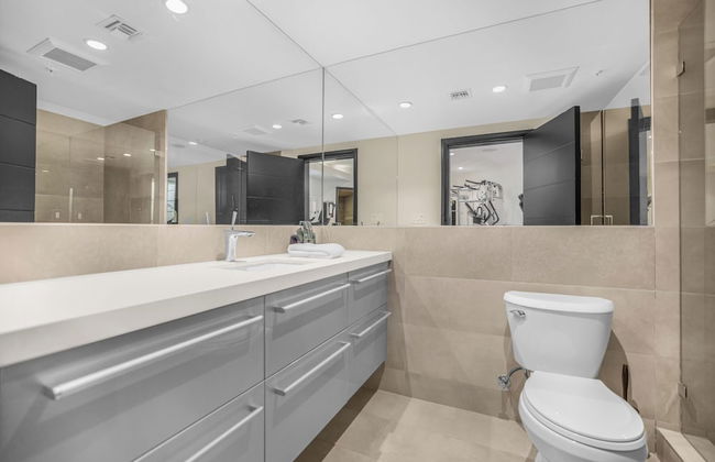 Zorada - Private Hollywood Hills Luxury With Endless Amenities and City Views - Photo 22