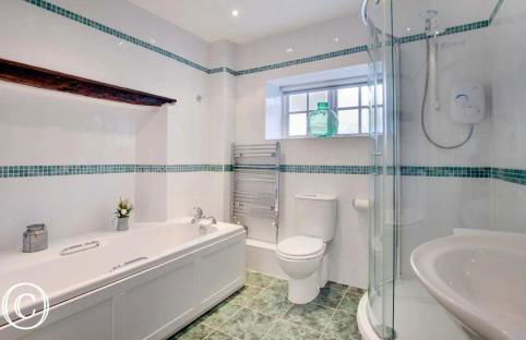 The Old Farmhouse, Yealand Redmayne, a characterful cottage in a rural setting - Photo 9