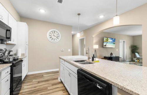 Elegant 3BR/2BA Condo Near Beaches & Attractions - Foto 48