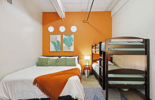 Luxury 1 Bed Downtown Views, POOL GYM Theater Room - Foto 19