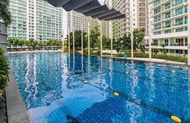 Cozy 1BR Cityview With Balcony and Near Airport - Photo 14