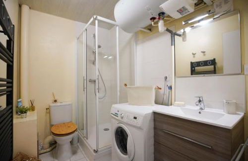 Les Marmottes-Centre-ville-Terrasse & Bois- T2-Premium-Parking couvert-Netflix-6 pers - Foto 17