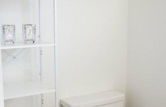 Entire house New Reno w AC Pet friendly gated back - Foto 5