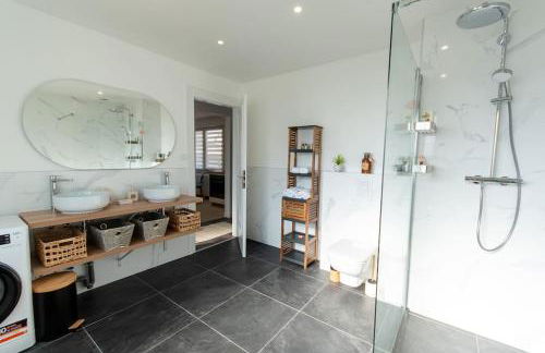 Maison Chaleureuse avec parking gratuit sur place - Foto 3