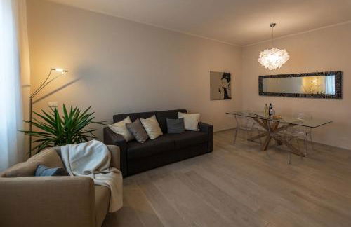 St. Vitale’s Basilic view elegant apartment - Photo 3